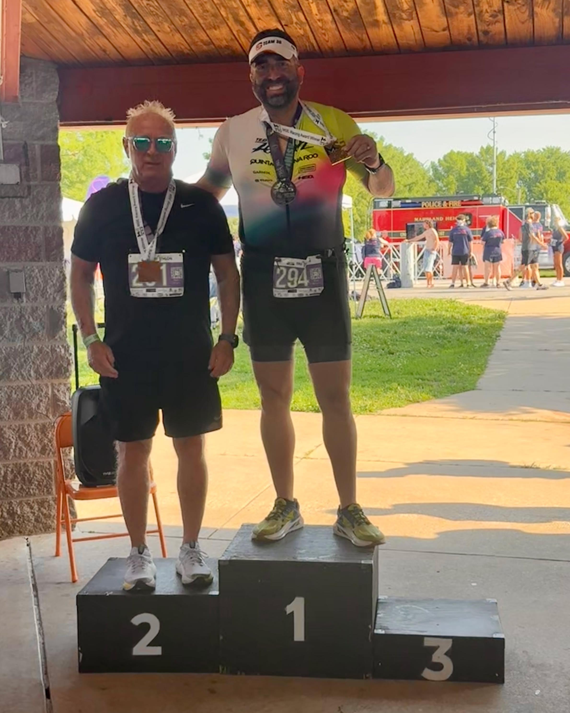 🏅 MEDAL MONDAY 🏅

This weekend brought heat, race-day changes, podiums, and a whole lot of perseverance. 💪

🏊‍♀️🚴‍♀️🏃‍♀️ Tri Goddess Tri
✨ LIMITLESS athlete Dawn Gohl crushed the Super Sprint, finishing in 1:04:40 — earning 1st in her age group and 4th overall! What a strong day and an awesome result.

🚴‍♂️🏃‍♂️ St. Louis Triathlon / Missouri State Championships
✨ Jeff Collignon finished in 1:18:13 and took 1st Clydesdale! With the swim canceled and the heat causing many athletes to choose not to start, Jeff showed real perseverance by staying focused, adapting to the day, and getting it done.

Two strong races, two podium finishes, and plenty to celebrate. Drop a 🎉 or 💪 below to help cheer them on!