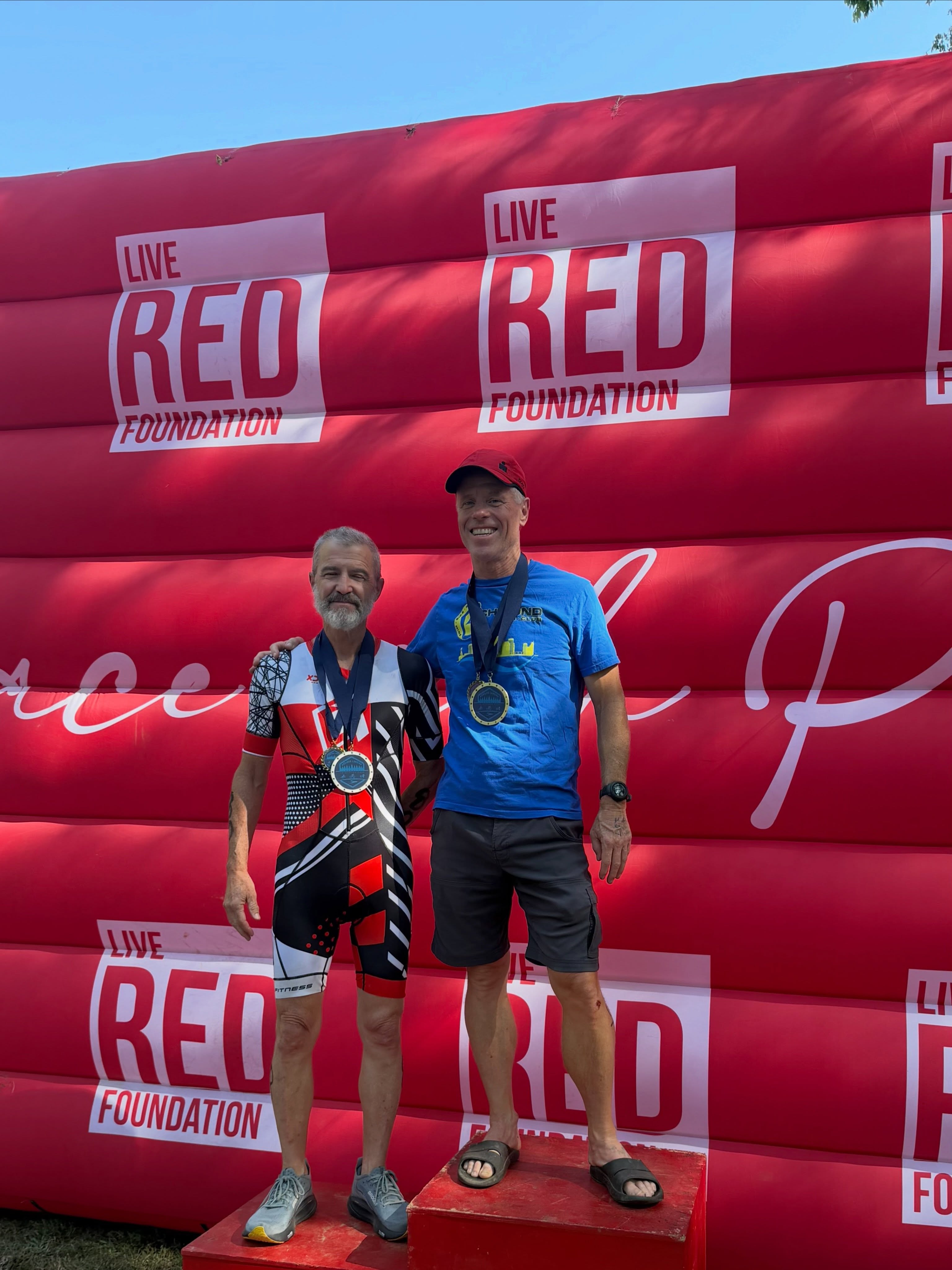 🏅 MEDAL MONDAY! 🏅

From firsts and age-group wins to trail adventures and IRONMAN 70.3 finishes, Team 3G gave us plenty to celebrate!

🌊 Margaret White completed her first ocean swim at Pier-to-Pier in 55:04, then won her age group at the NC Senior Games 10K Cycling Time Trial in 19:39!

🌊 Coach Katie Freeman finished the 1.7-mile Pier-to-Pier Swim in 50:26—one more confidence-building experience before her first triathlon!

🏃‍♀️ Aida Fernandez conquered the SPEAR 50K Trail Race in 7:00:24 and earned a top-five finish!

🏃‍♀️ Macy Stogran and Michelle Tappan finished the Camp Lejeune Marine Corps Half Marathon in 2:06:07 and 3:04:19!

🥇 Keith Kulesza WON his age group at the Robious Landing Sprint Triathlon with a 13:38 swim, 33:06 bike, and 24:12 run!

🚵‍♀️ Shelley Miller completed the rugged Dirty Mitten Olympic Gravel Triathlon in 5:06:25!

🔥 At IRONMAN 70.3 Michigan, Dawn Gohl completed her relay’s 1.2-mile swim in 51:11, helping the team finish in 7:16:43. Lindsay McClintock crossed the full 70.3 finish line in 6:06:52!

Coach Erin finished in 5:56:50 and placed 11th in her age group. She didn’t secure a World Championship spot this time, so she’ll take what she learned and try again at IRONMAN 70.3 North Carolina!

Congratulations, Team 3G! You showed up, did hard things, and MADE YOURSELF PROUD! ❤️🎉

#MakeYourselfProud #3GoalsMultisport